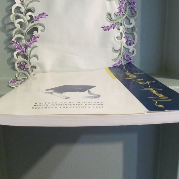 University of Michigan 1997 Winter Commencement Program Crisler Arena - Picture 11 of 13